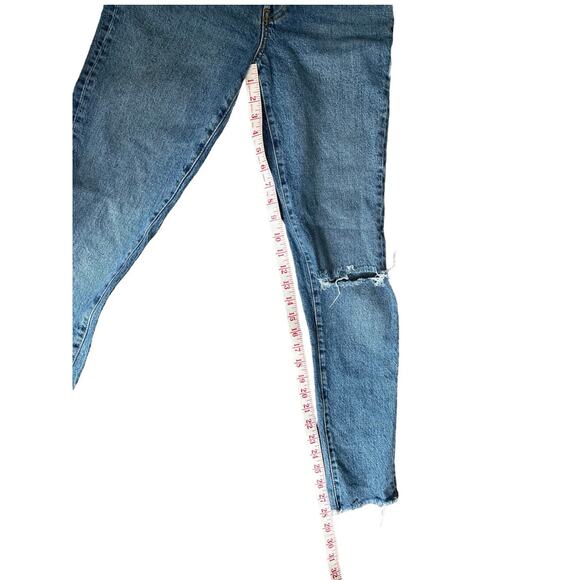 We The Free Distressed Button Fly Raw Cut High rise Mom Jean Size 2 or 26 - EUC - Picture 12 of 12